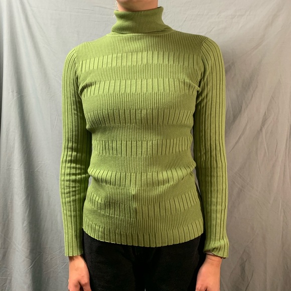 Green Turtleneck Long Sleeve Shirt - Picture 4 of 5